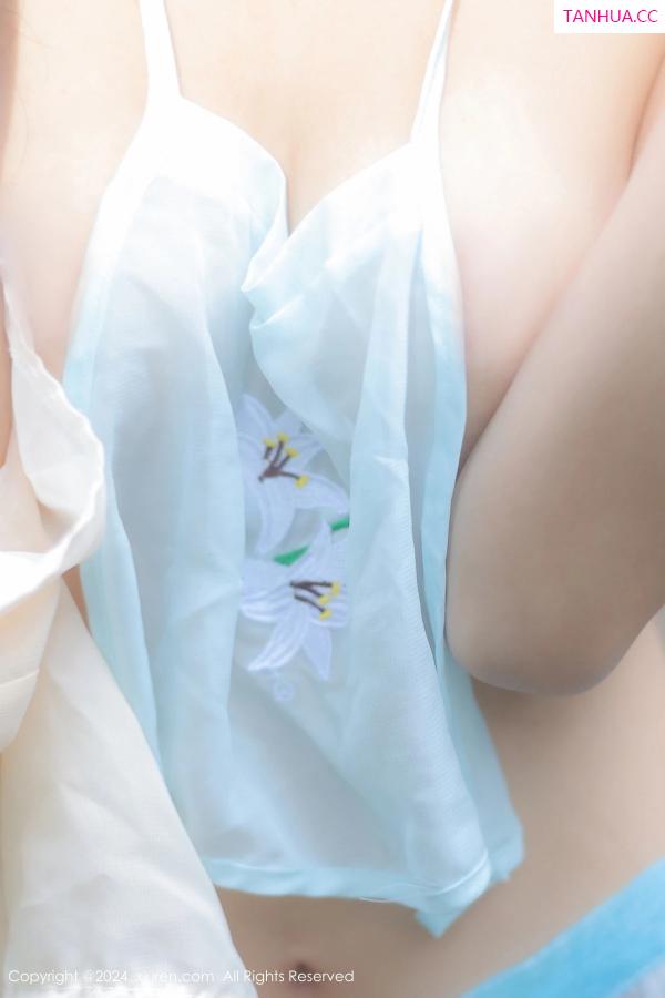   [XiuRen]高清写真图 2024.03.01 No.8168 桃妖夭 妩媚美腿第78张图片